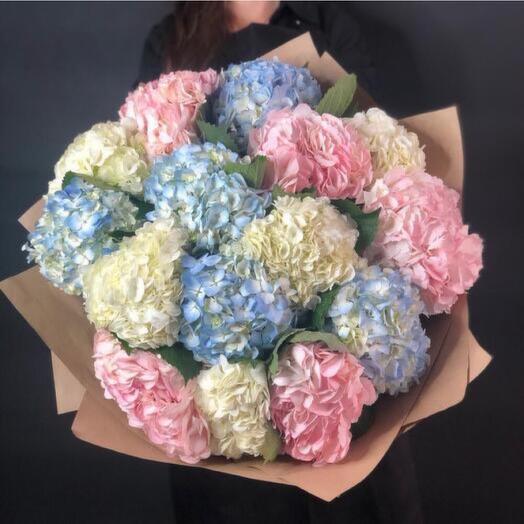 15 Mixed  Hydrangea  Bouquet