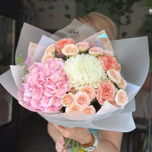 Light pink bouquet with hydrangea