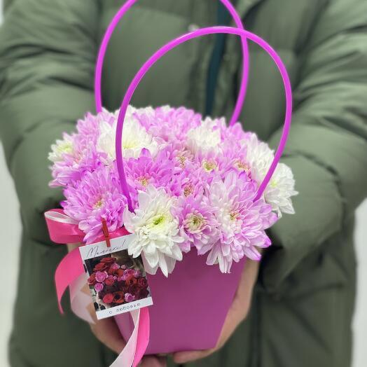 Цветы в коробке розовый
