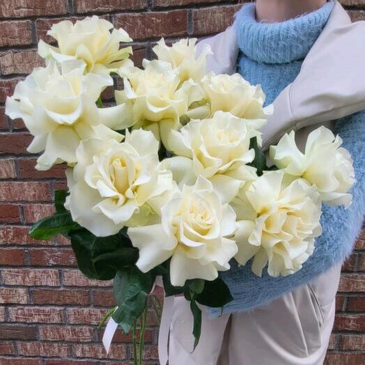 Букет из 11 белых французских роз