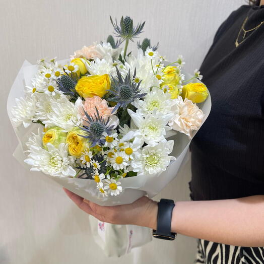 Tender Bouquet with Chrysanthemum and Dianthus