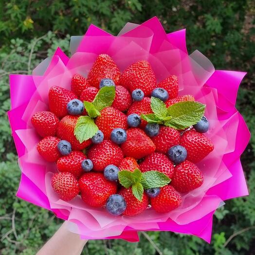Букет из свежей клубники «Розовая мечта» 🍓🌷