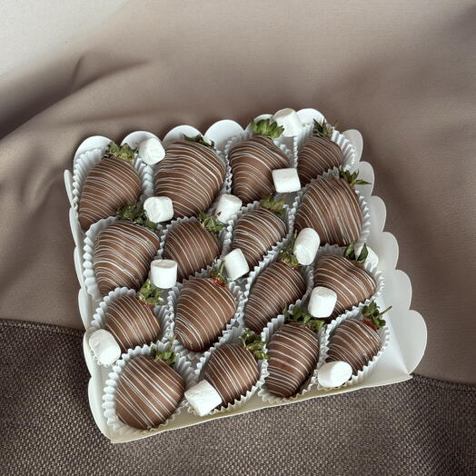 Chocolate-covered strawberries “Love&Choco”