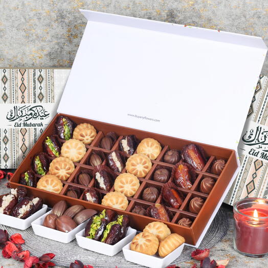 Eid Stuffed Dates Mamoul and Chocolates By Sweecho 32 Pcs Green