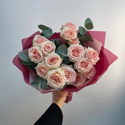 Bouquet with a shrub rose