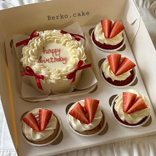 Бенто + капкейки на день народження 🎁