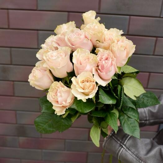 Монобукет из роз сорта Пинк Мондиаль 50 см