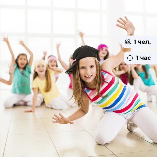 Babydance. Dancing lessons in a group for children