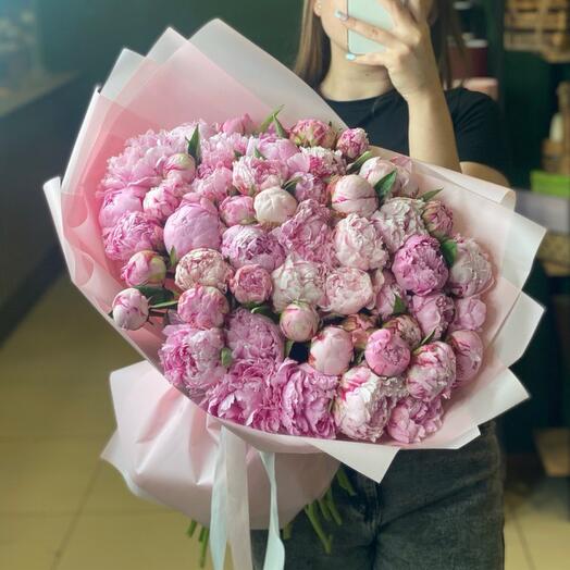 Розовый 51 пион для любимой