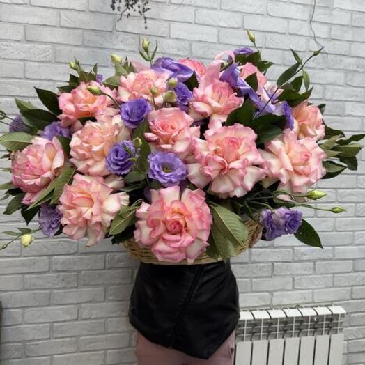 Корзина с французскими розами