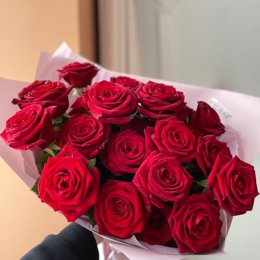 21 роза в упаковке