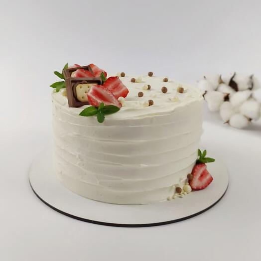 Торт "Ягодный пломбир" с клубничной начинкой, 1,2 кг