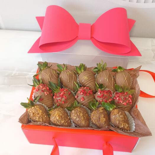Коробка из клубники в шоколаде на День влюблённых🎁