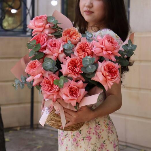 Корзина с розами