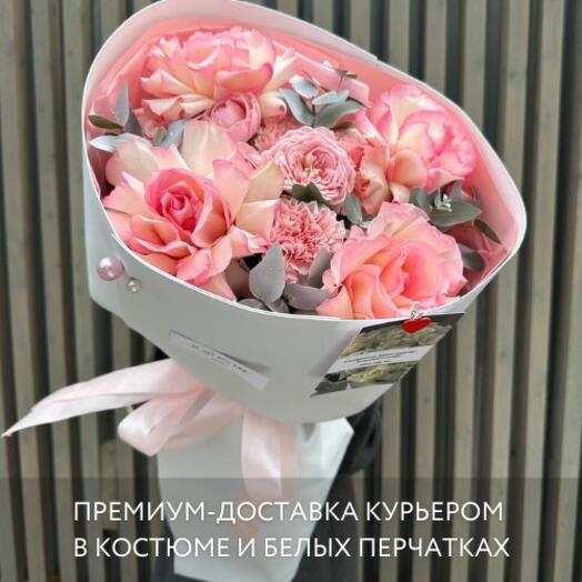 Авторский букет с нежными розовыми оттенками