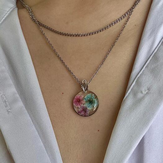 Подвеска «Весна» с цветами гипсофилы