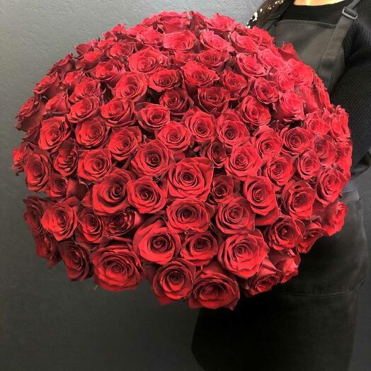 101 роза Red Naomi