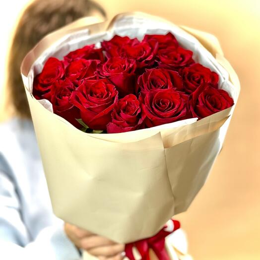 Роскошный букет из 15 красных роз сорта Explorer Арт.043