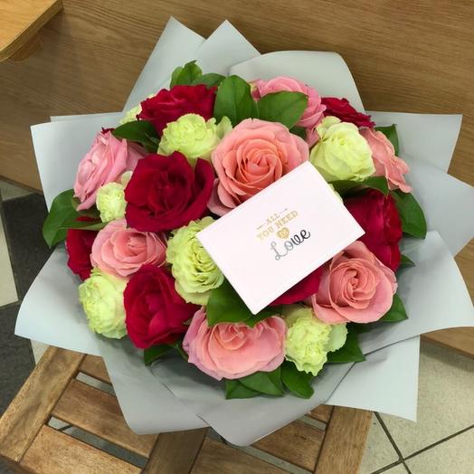 Нежный букет из 25 роз