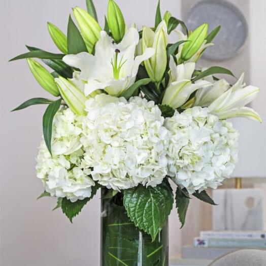 Hydrangea With Lilly Vase