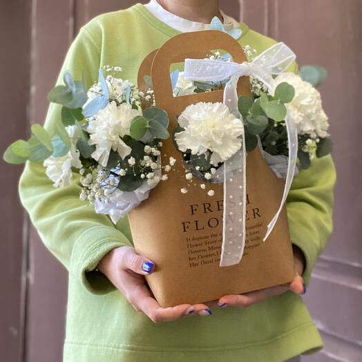 Dianthus blanco en el bolso