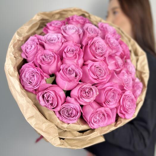 25 pink peony-shaped QUEENS CROWN roses in a Craft design