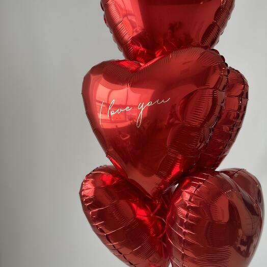 Фонтан из сердец с надписью i love you