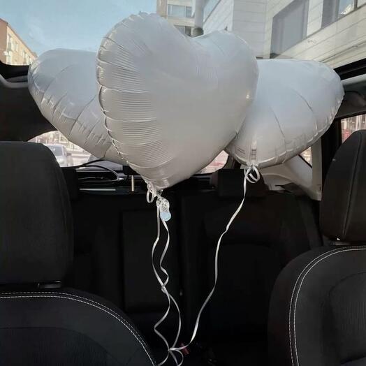 3 белых шара сердце