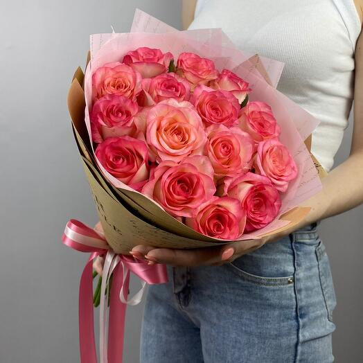 A bouquet of 15 two-colored Jumilia roses