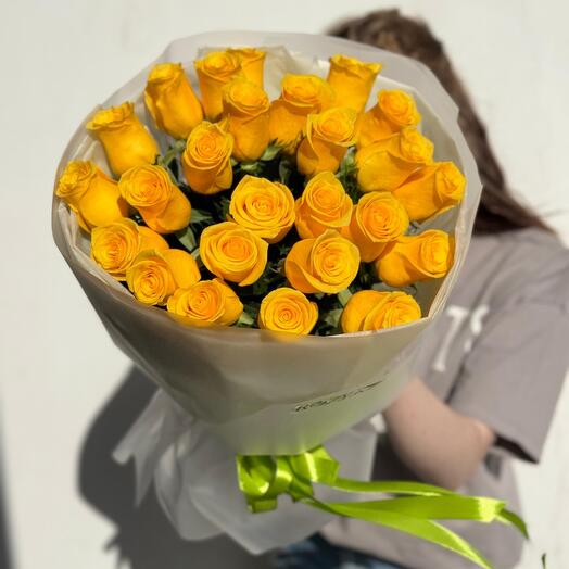 Букет из 21 желтой розы