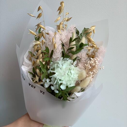 Dried flower bouquet 28