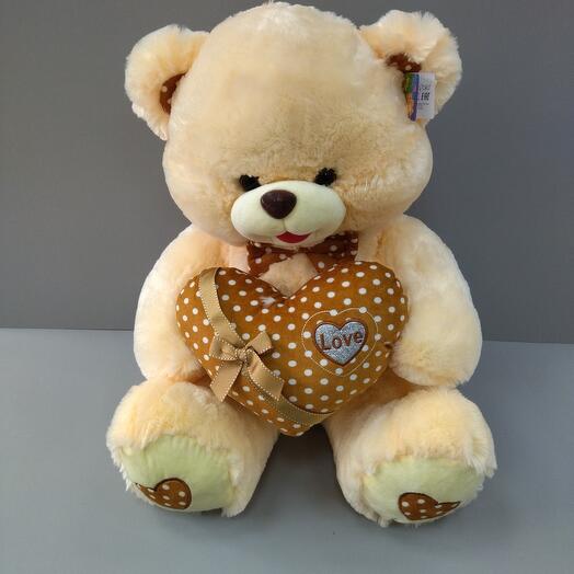 Медведь с сердцем love