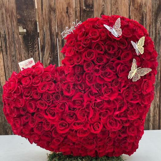 Bouquet of red roses in the shape of a heart