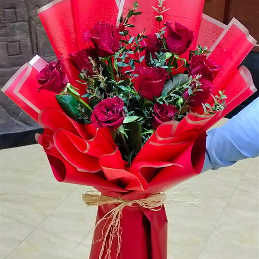 Bouquet of 12 Stems of red roses