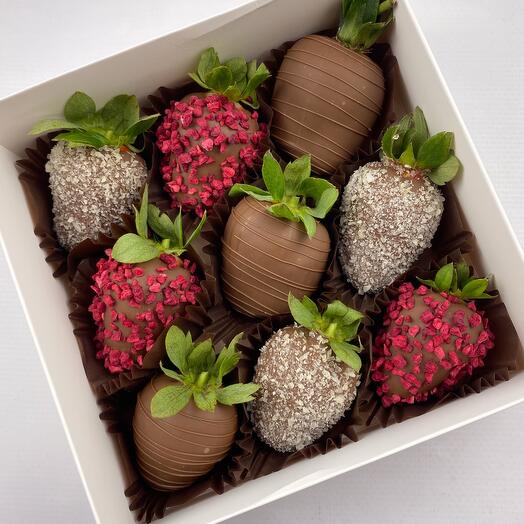 N79 Fresas cubiertas de chocolate con caramelo explosivo
