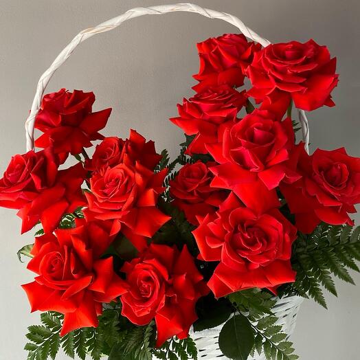 Cesta de rosas rojas francesas