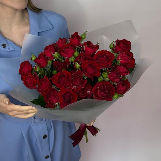 Букет из 11 красных кустовых роз