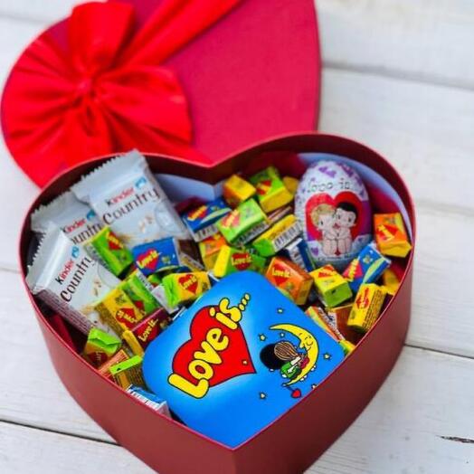 Бокс со сладостями лав из love is