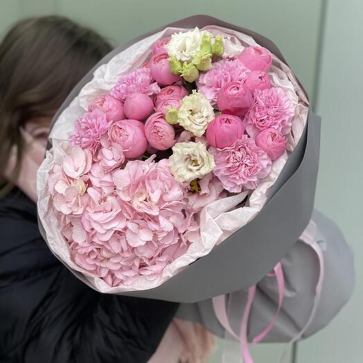 Авторский букет с гортензией и пион розой 💖
