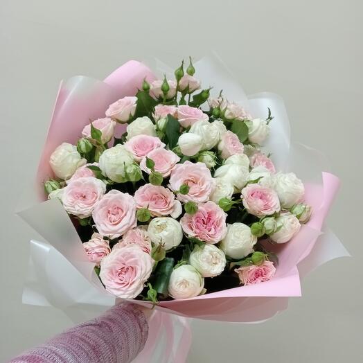 Bouquet of 9 bush roses
