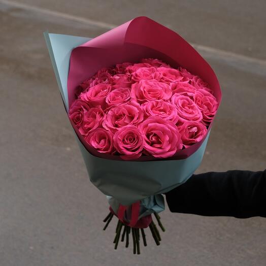 Моно букет из 27 ярких малиновых роз