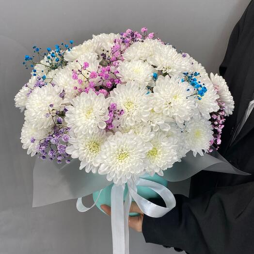 Большой бокс с хризантемой и гипсофилой