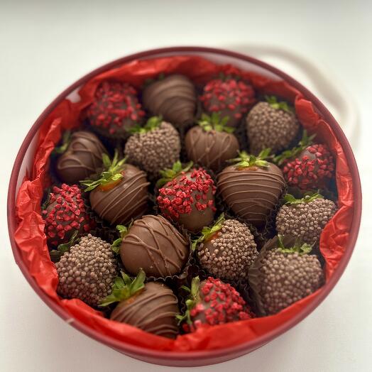 Клубника в шоколаде «Алый» 16-18 шт