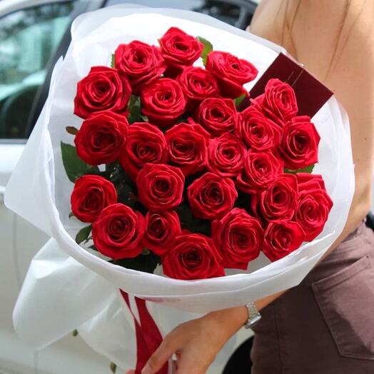 Букет из 25 роз Ред Наоми «Love»