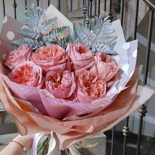 Комплимент из пионовидных роз Pink