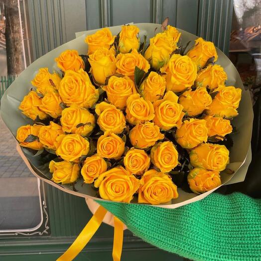 Mono bouquet of roses