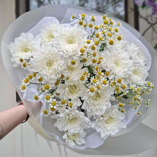 Букет ромашек и хризантем