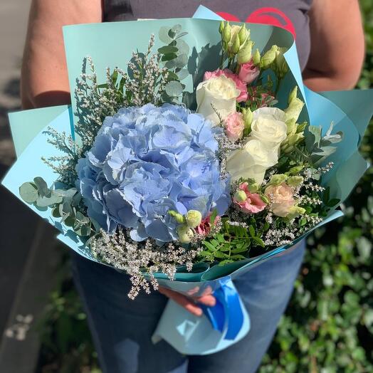 Авторский букет с голубой 💙 гортензией (арт.077)
