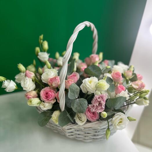 Корзина с цветами