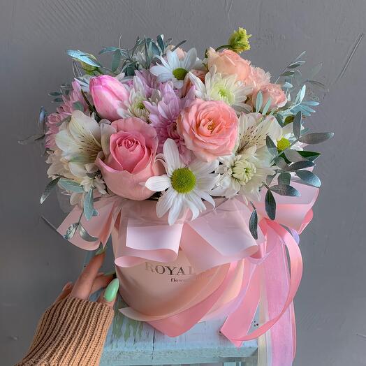 Caja de rosas y flores